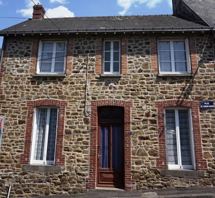 casa en Ambrières-les-Vallées, Países del Loira 10097129