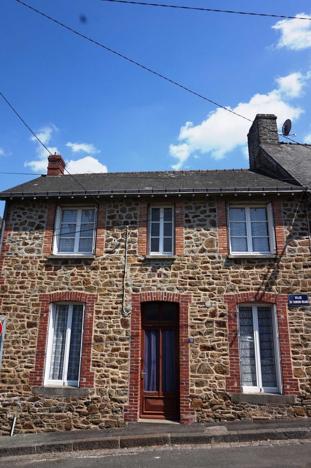 House in Ambrieres-les-Vallees, Pays-de-la-Loire 10097129