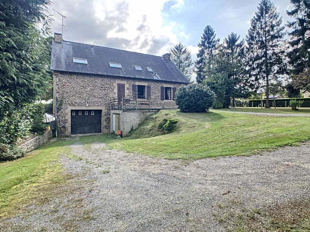 жилой дом в Saint-Hilaire-du-Harcouet, Basse-Normandie 10097164