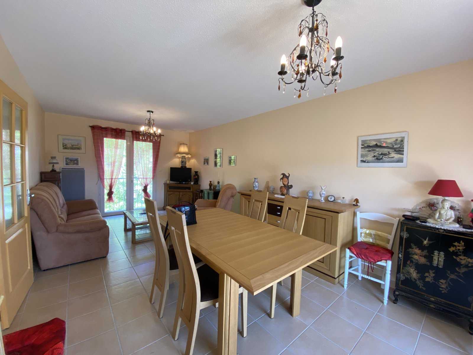 公寓 在 Limoux, Languedoc-Roussillon 10097325
