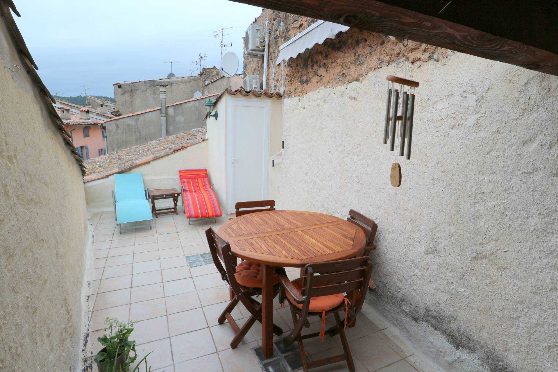 Hus i La Motte, Provence-Alpes-Cote d'Azur 10097332