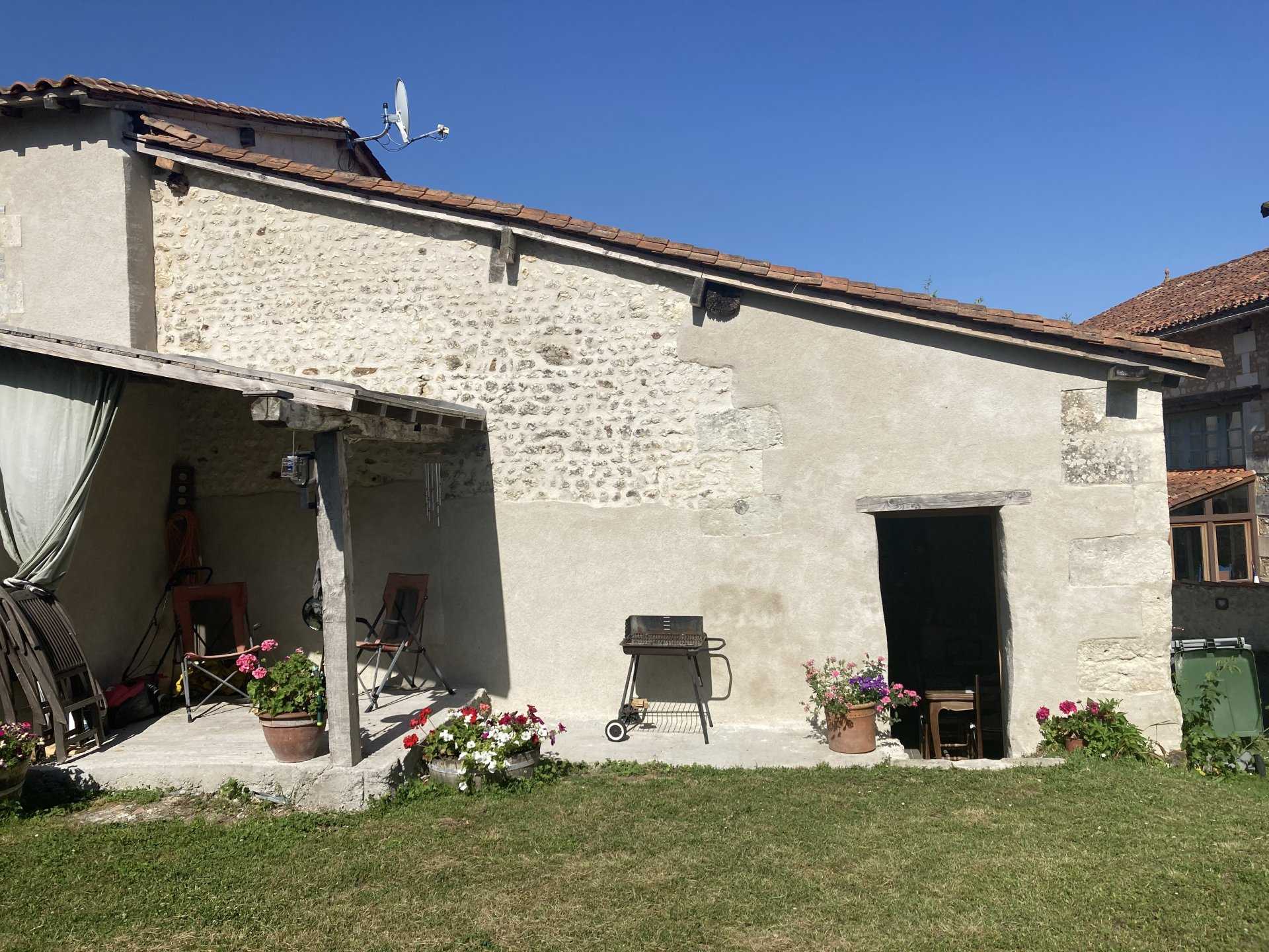 Hus i Aubeterre-sur-Dronne, Nouvelle-Aquitaine 10097553