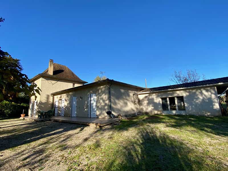 House in Sainte-Foy-la-Grande, Nouvelle-Aquitaine 10097613