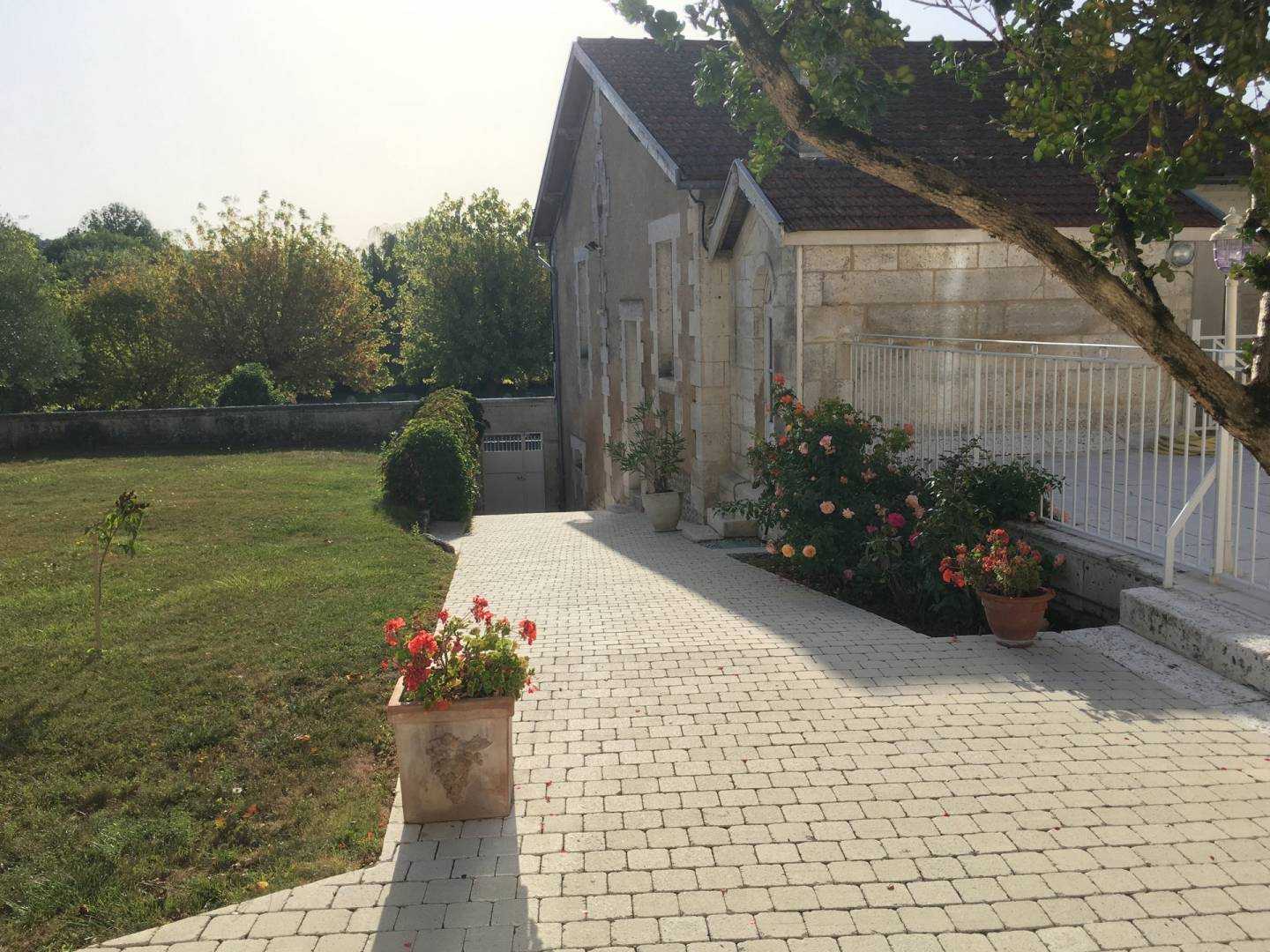 Haus im Montmoreau-Saint-Cybard, Nouvelle-Aquitaine 10097634