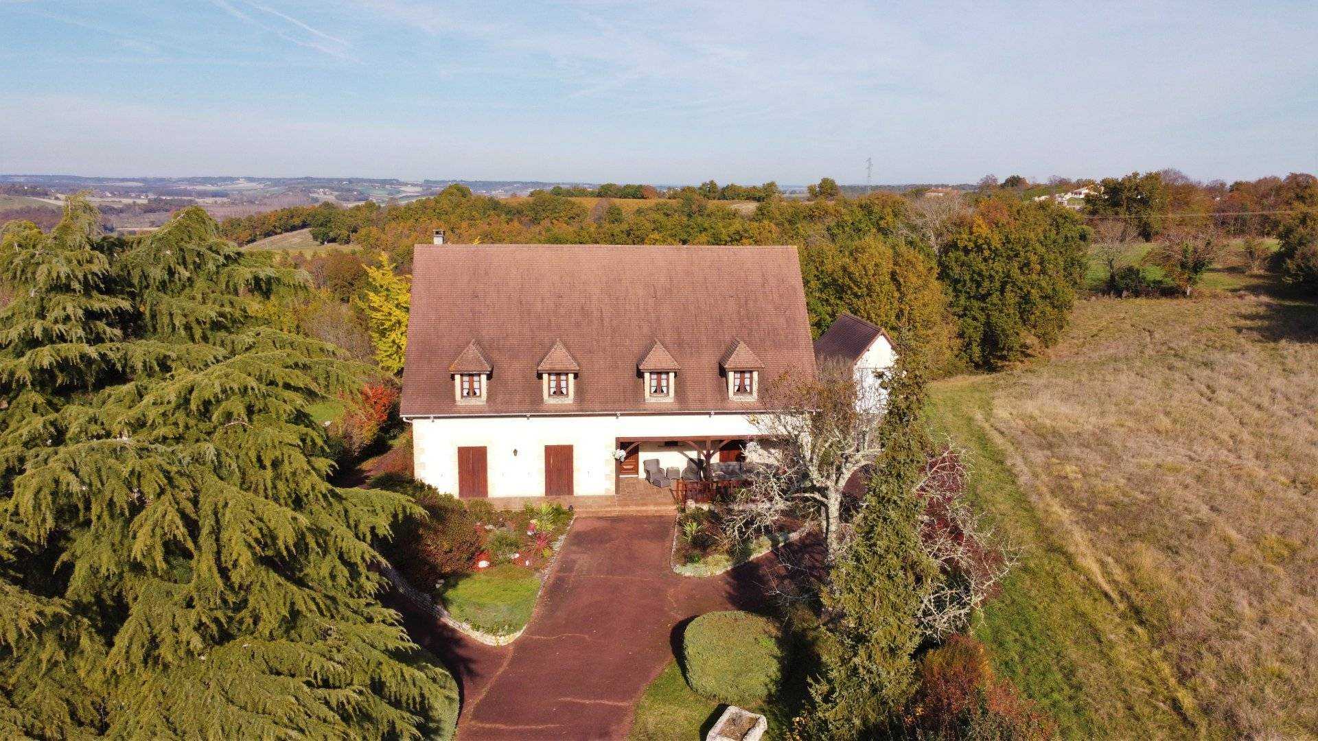 House in Saint-Jory-de-Chalais, Nouvelle-Aquitaine 10097636