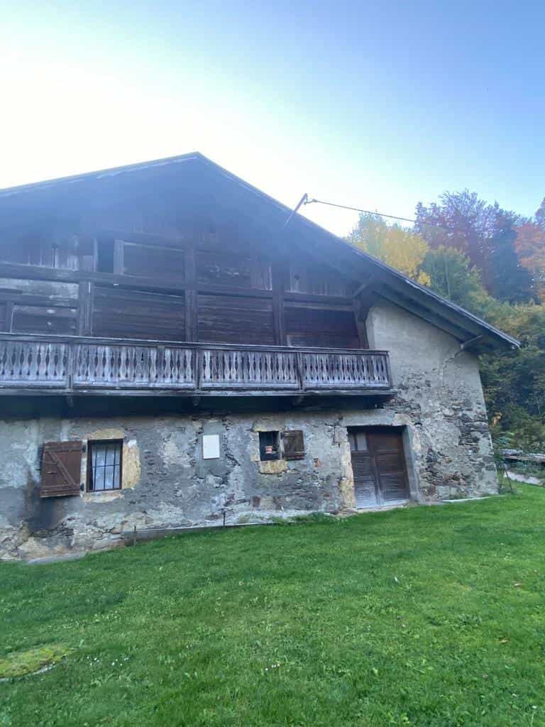 House in Saint-Gervais-les-Bains, Auvergne-Rhone-Alpes 10097646