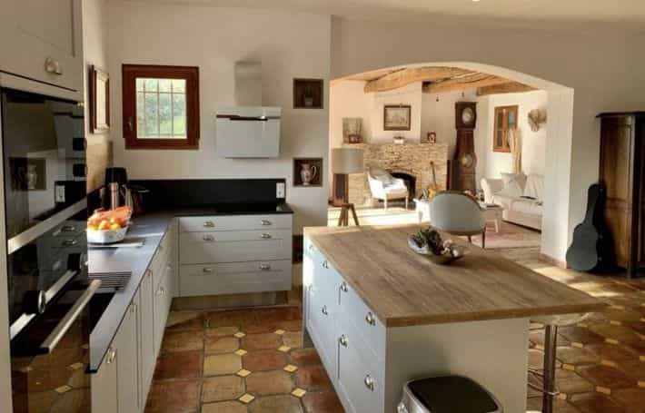 Rumah di La Motte, Provence-Alpes-Cote d'Azur 10097780