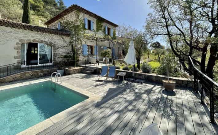 Hus i La Motte, Provence-Alpes-Cote d'Azur 10097780