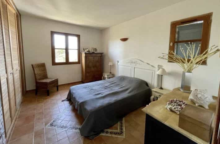 Huis in La Motte, Provence-Alpes-Cote d'Azur 10097780