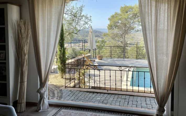 casa no La Motte, Provence-Alpes-Cote d'Azur 10097780