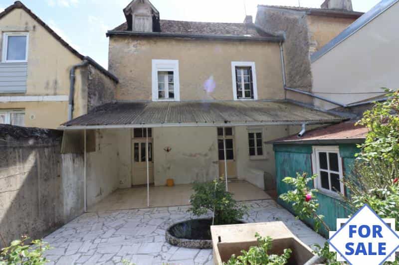 House in Mamers, Pays de la Loire 10097880