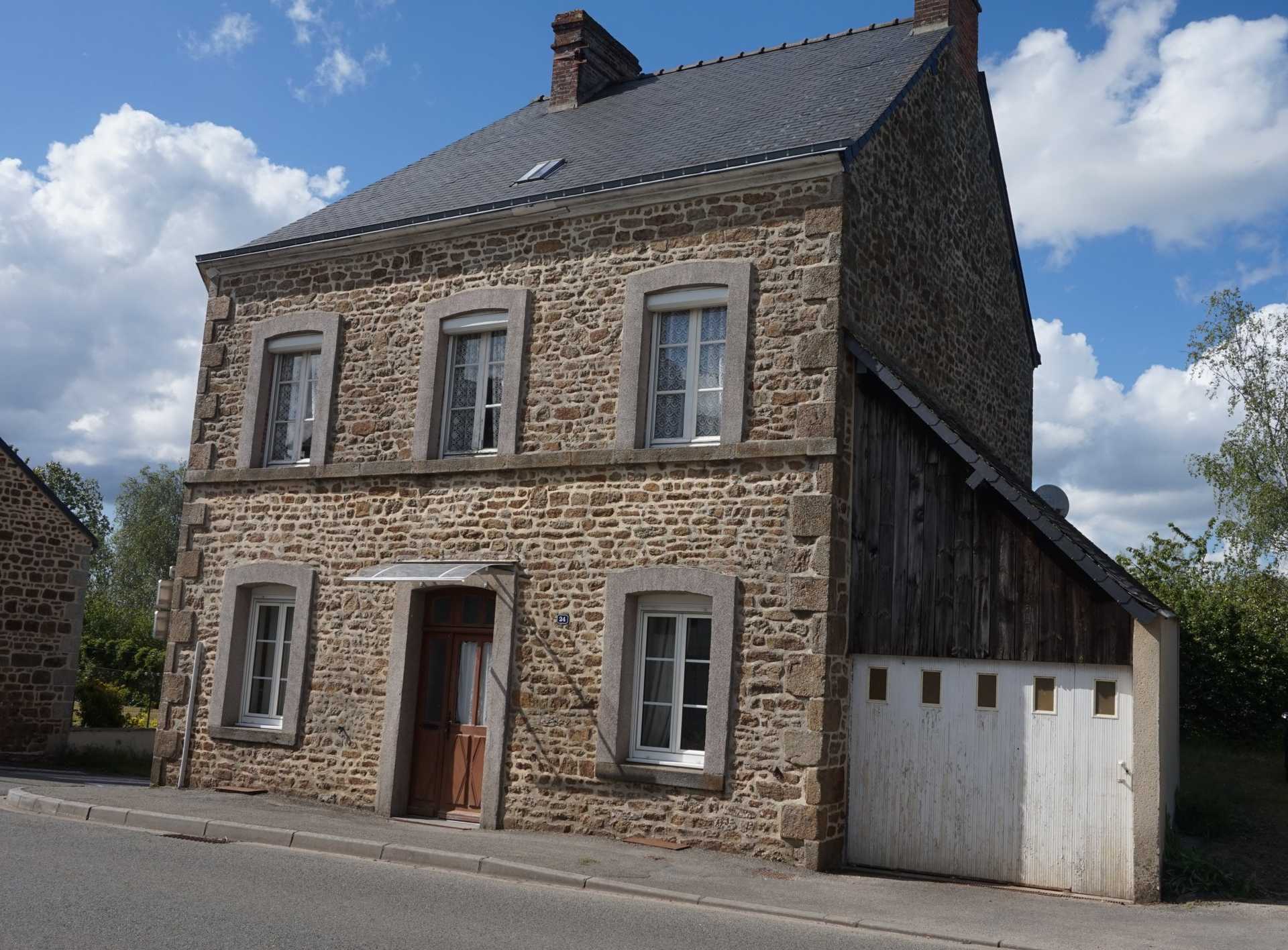 Talo sisään Ambrieres-les-Vallees, Pays de la Loire 10097898