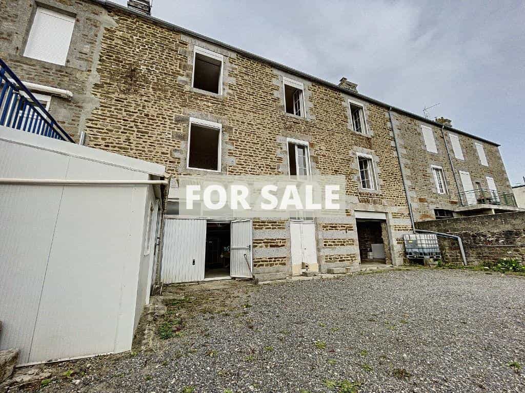 House in Sourdeval, Basse-Normandie 10097919