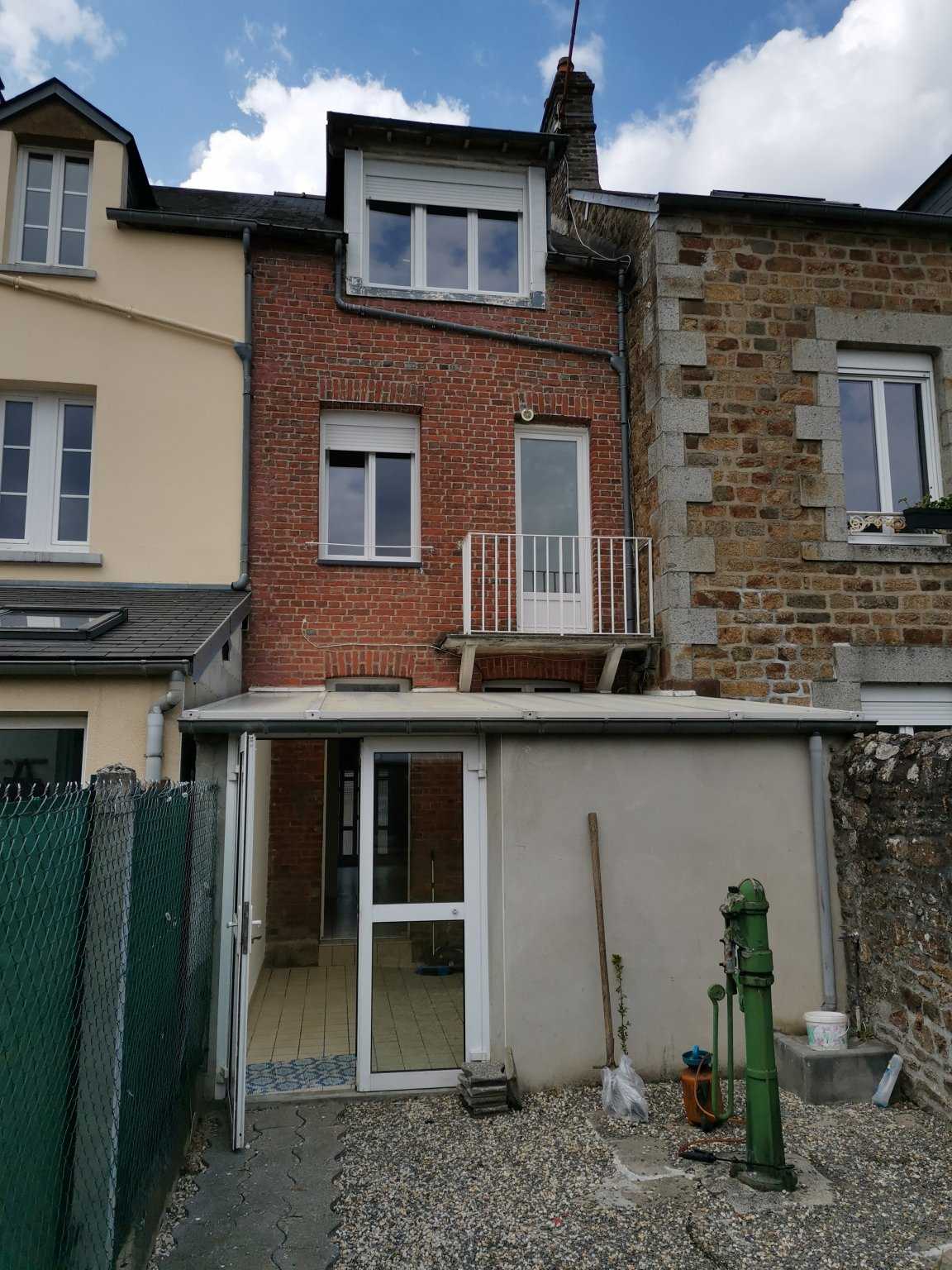 rumah dalam La Ferte-Mace, Normandie 10097949