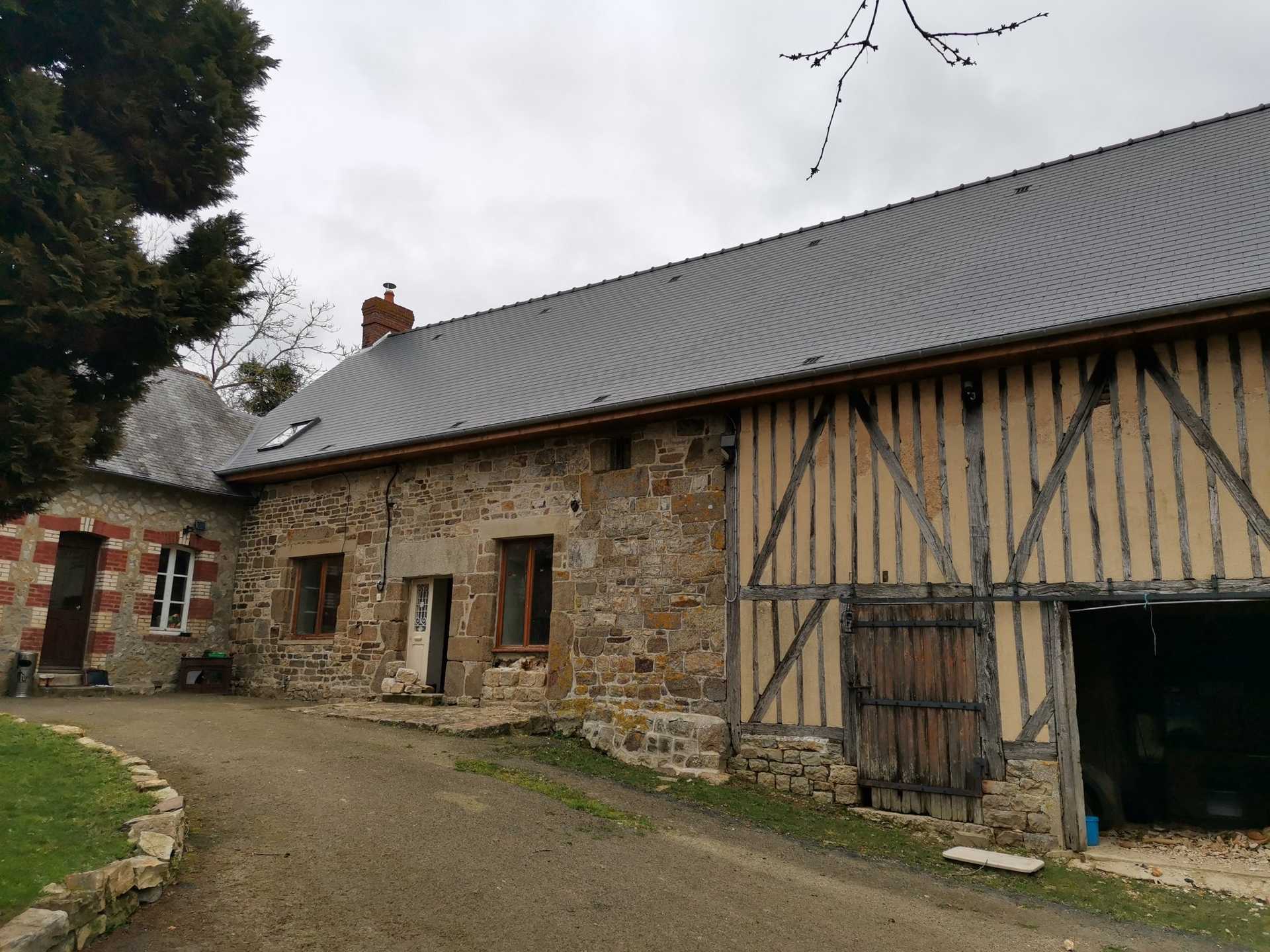 Rumah di La Baroche-sous-Luce, Normandia 10097970