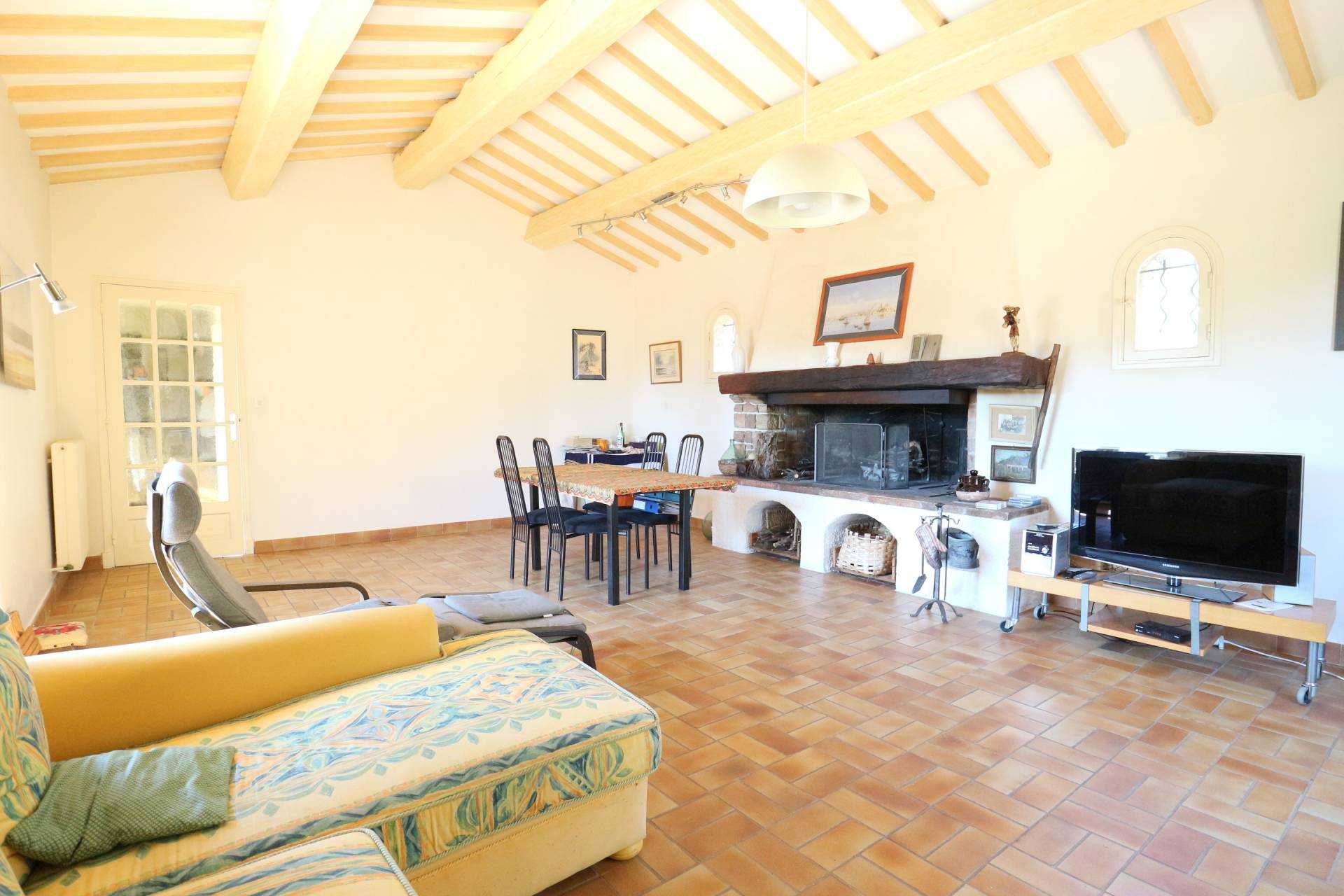 casa no Roquebrune-sur-Argens, Provence-Alpes-Cote d'Azur 10098006