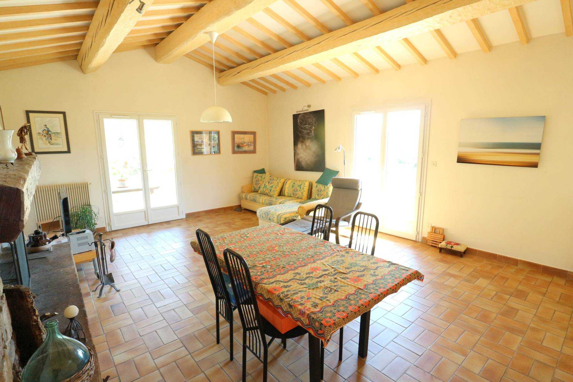 Casa nel Roquebrune-sur-Argens, Provence-Alpes-Cote d'Azur 10098006