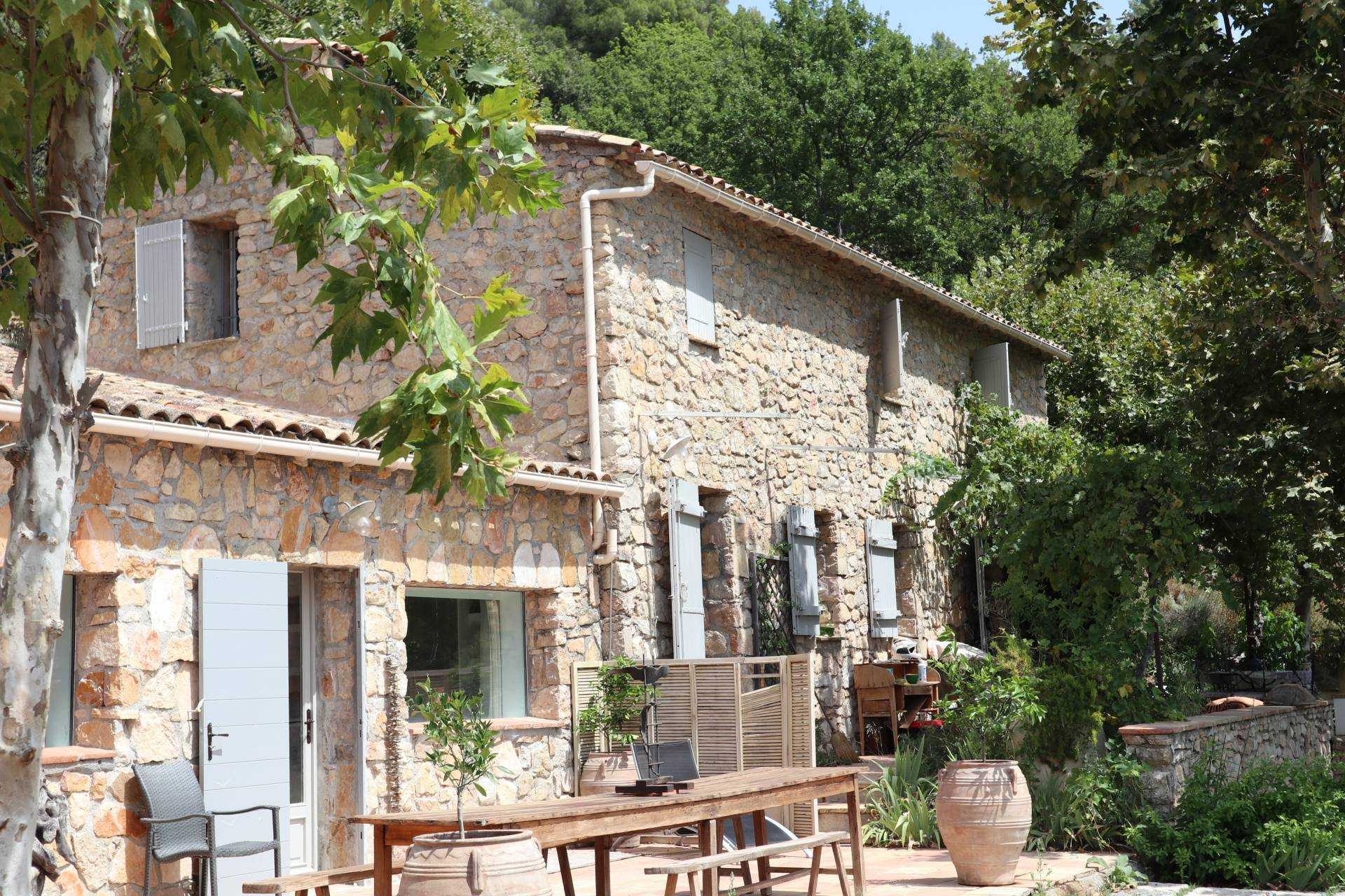 House in Callas, Provence-Alpes-Cote d'Azur 10098044