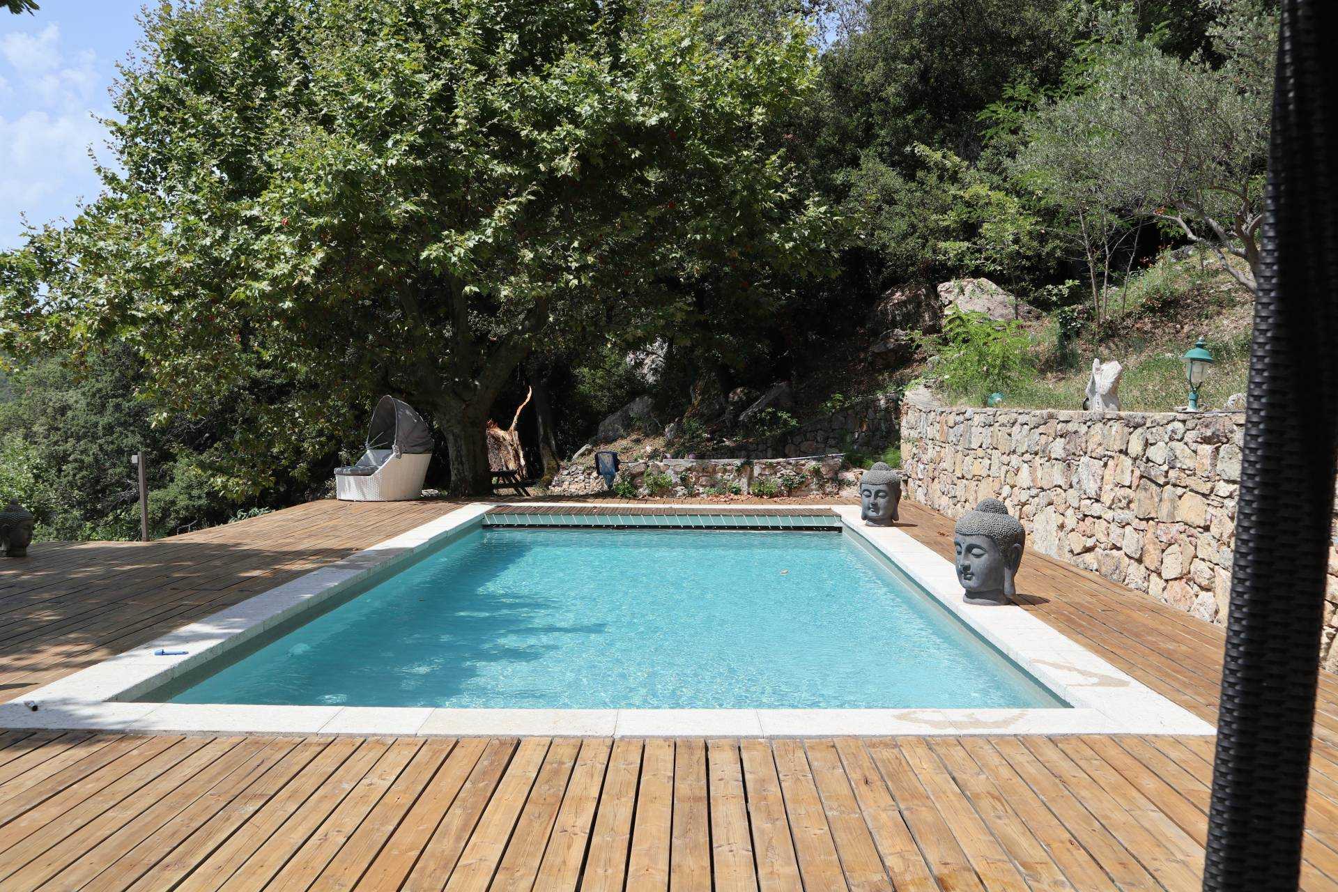 Hus i Callas, Provence-Alpes-Cote d'Azur 10098044