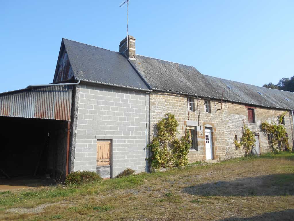 rumah dalam Sainte-Marie-du-Bois, Normandie 10098181