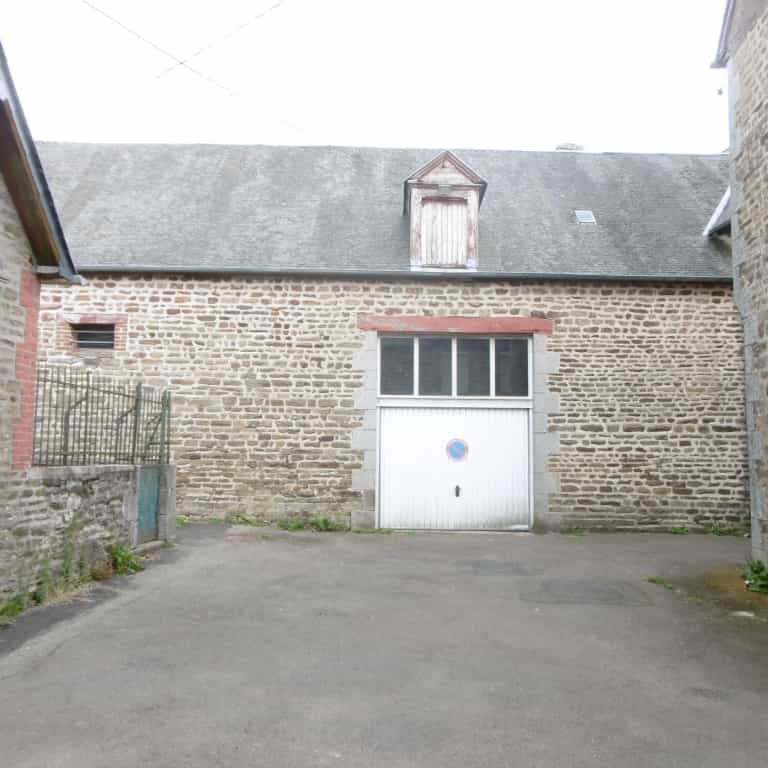 Hus i Fougerolles-du-Plessis, Pays-de-la-Loire 10098205