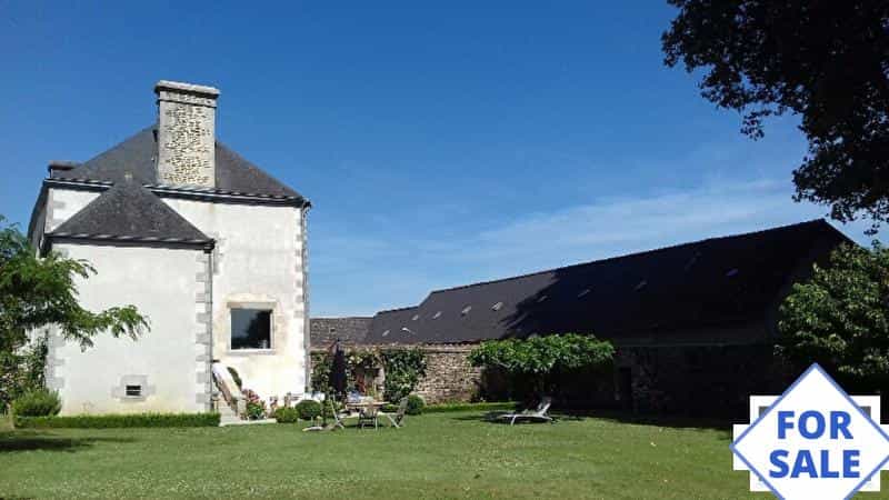 Dom w Saint-Aignan-de-Couptrain, Pays-de-la-Loire 10098252