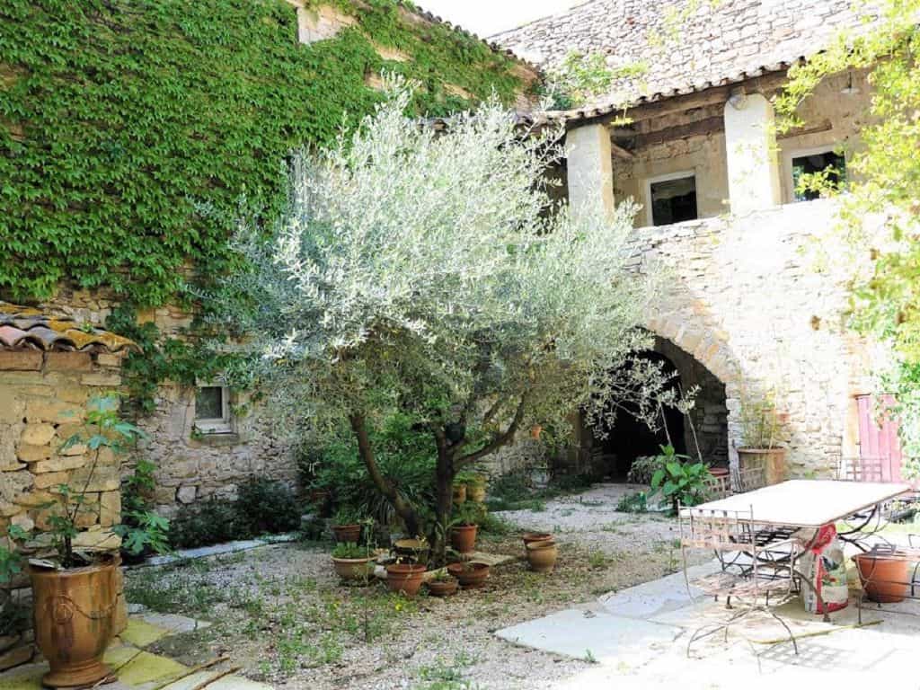 rumah dalam Uzes, Occitanie 10098278