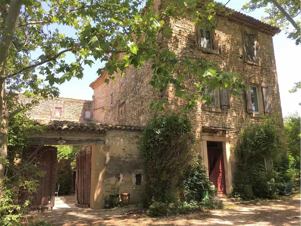 rumah dalam Uzes, Occitanie 10098278