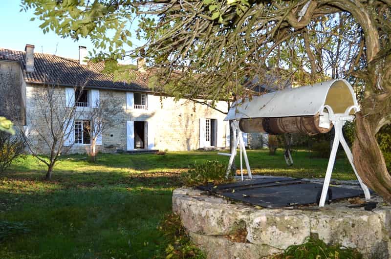 Hus i Limalonges, Nouvelle-Aquitaine 10098317