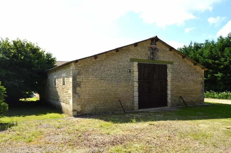 Lain di VILLEFAGNAN, Poitou-Charentes 10098372