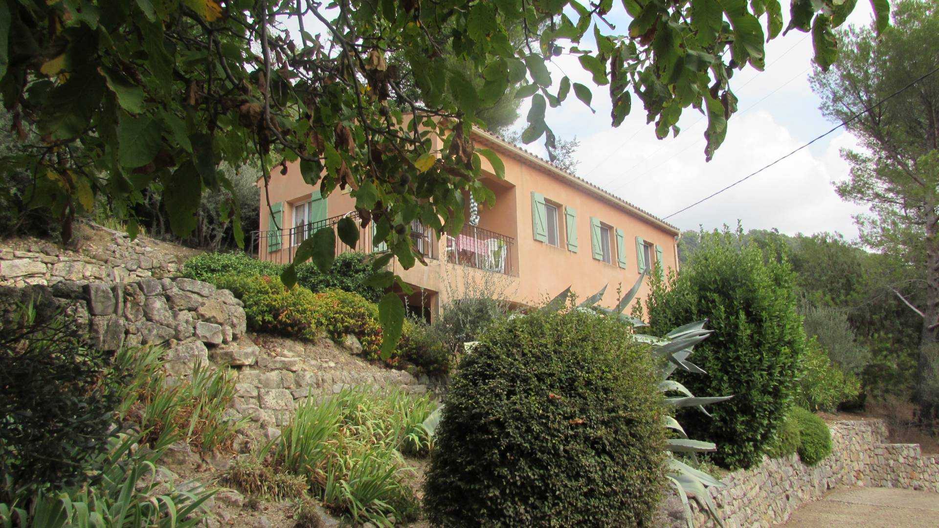 rumah dalam Bargemon, Provence-Alpes-Côte d'Azur 10098374