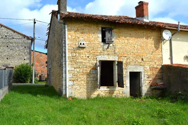 House in Ventouse, Nouvelle-Aquitaine 10098377