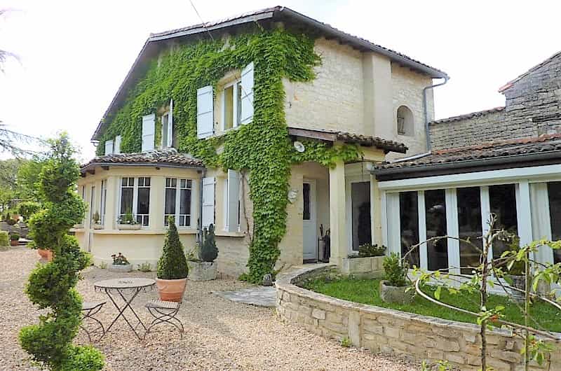 House in Xambes, Nouvelle-Aquitaine 10098385