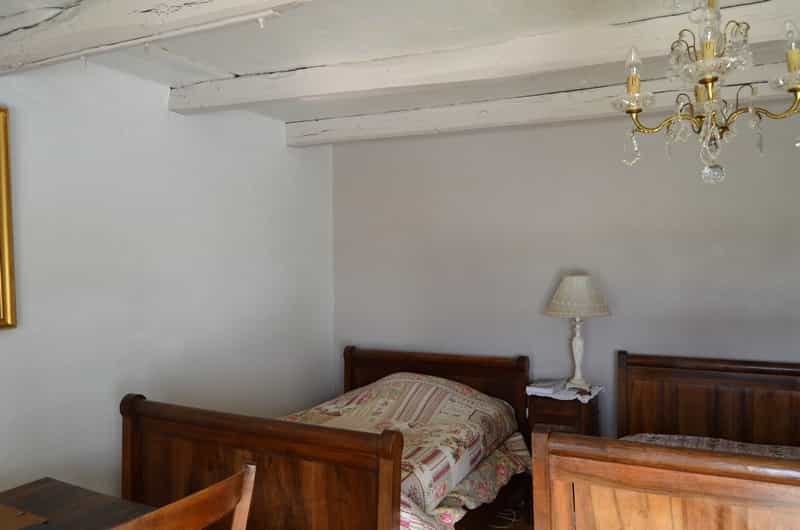 Dom w Taize-Aizie, Poitou-Charentes 10098386
