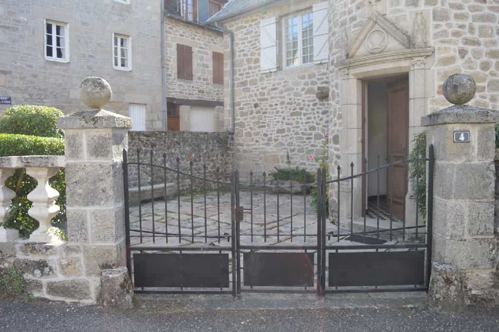 House in Treignac, Limousin 10098405