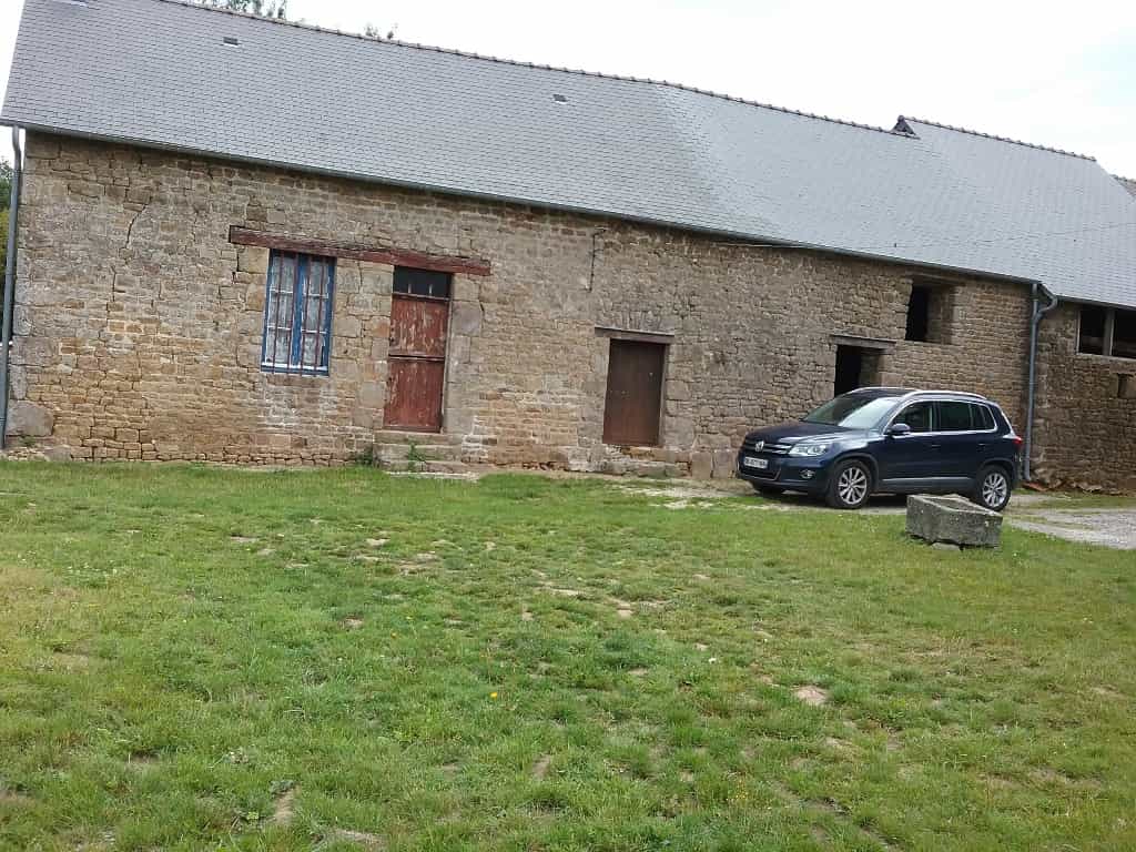 House in Le Horps, Pays de la Loire 10098451