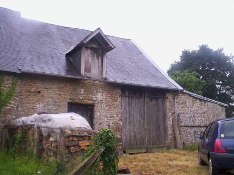 Condomínio no Ambrieres-les-Vallees, Pays de la Loire 10098466