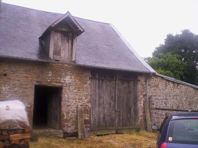 Condominio en Ambrières-les-Vallées, Países del Loira 10098466