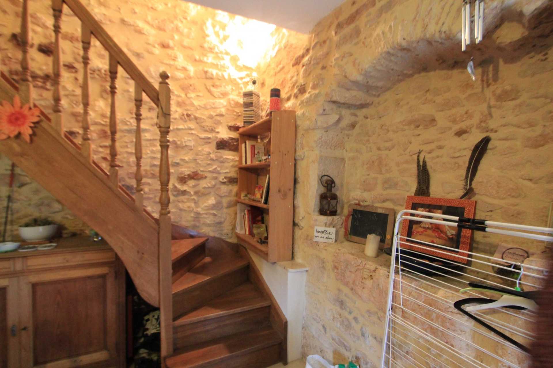 rumah dalam Sauveterre-la-Lemance, Aquitaine 10098518
