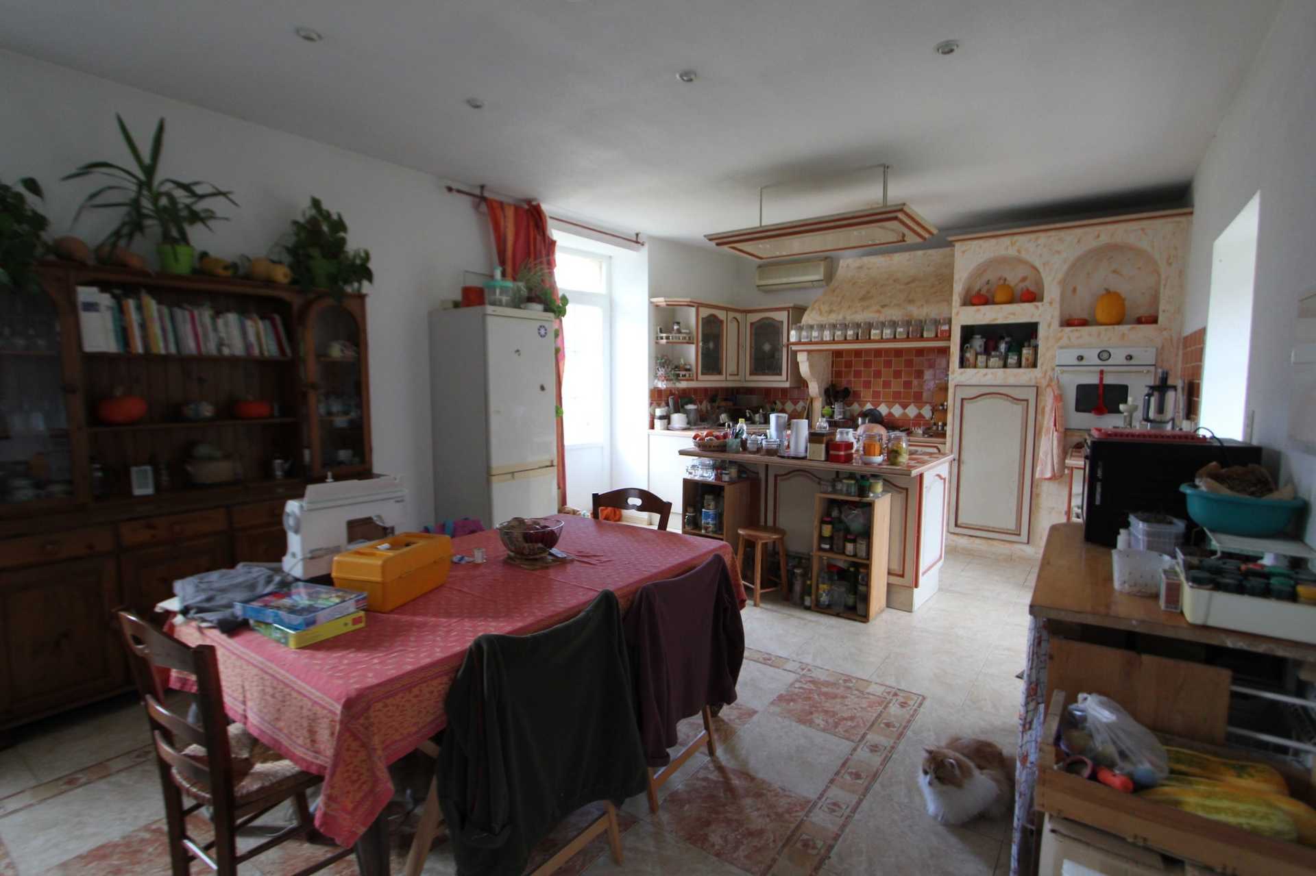 rumah dalam Sauveterre-la-Lemance, Aquitaine 10098518