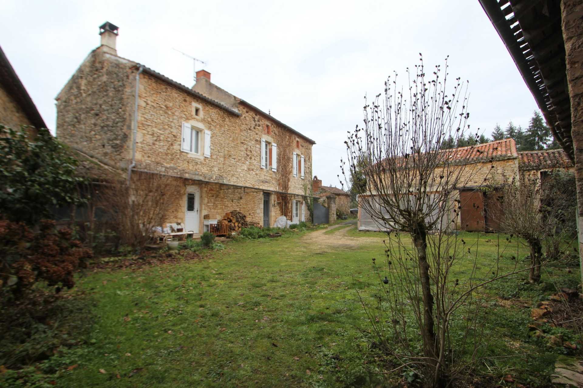 Haus im Sauveterre-la-Lemance, Aquitaine 10098518
