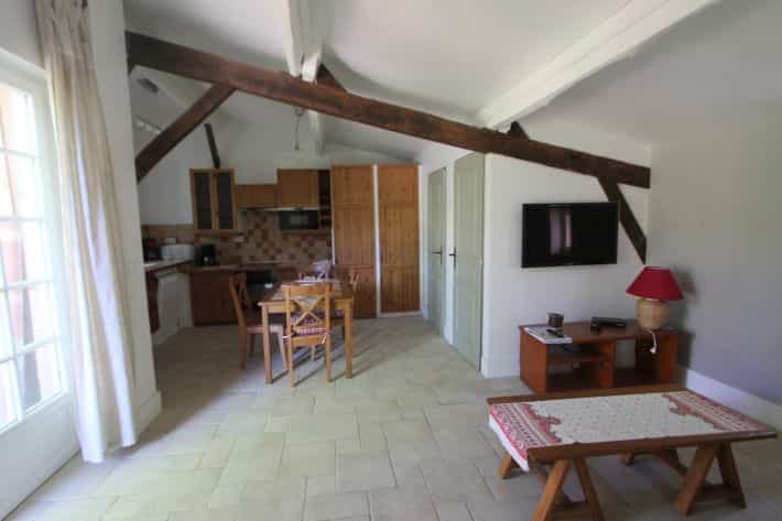 casa en Saint-Cernin-de-l'Herm, Aquitaine 10098621