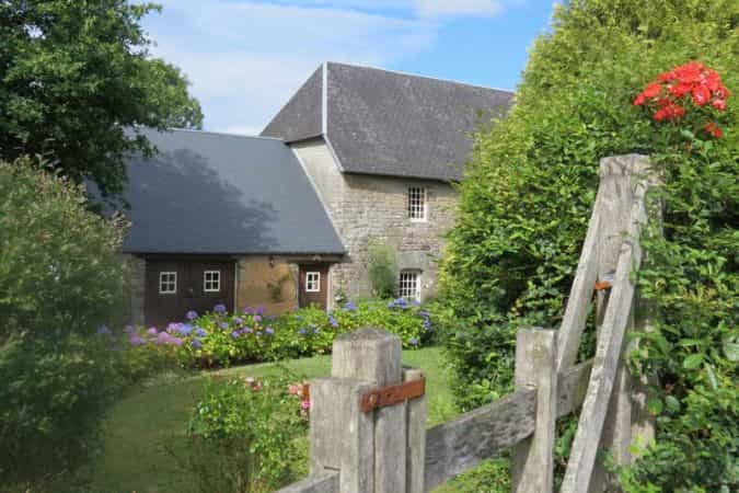 Hus i Percy, Basse-Normandie 10098669