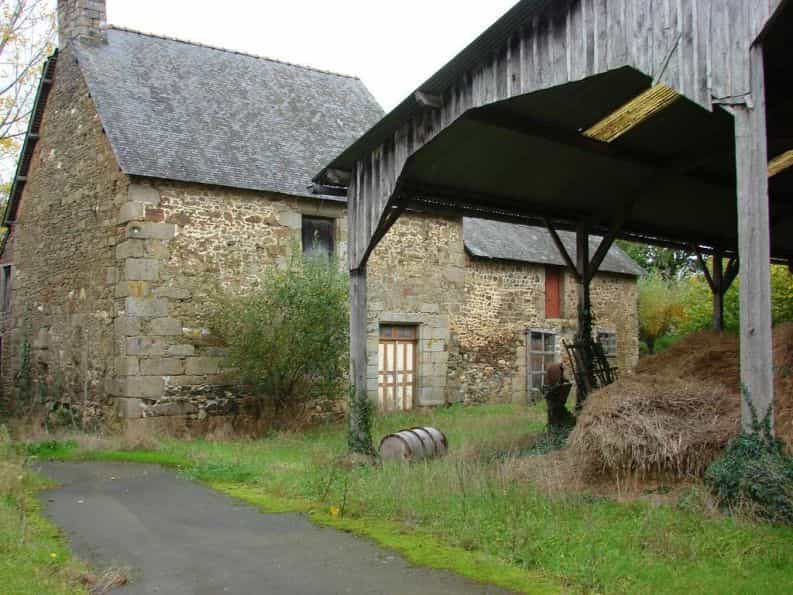 Condominium in Saint-Remy-du-Plain, Bretagne 10098738