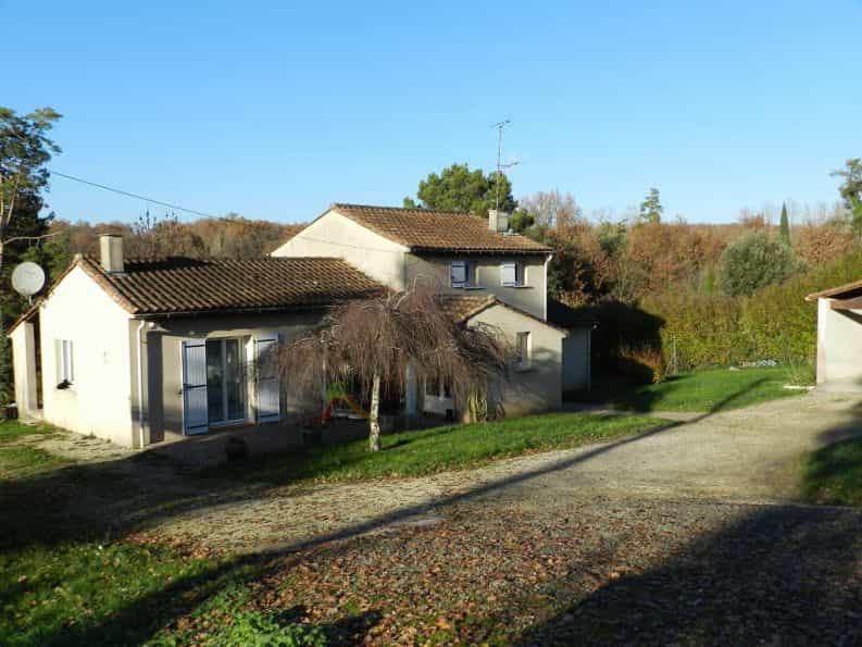 Hus i Chateauneuf-sur-Charente, Nouvelle-Aquitaine 10098751