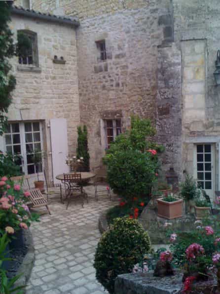 rumah dalam Angouleme, Poitou-Charentes 10098755