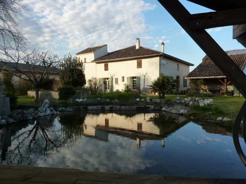 房子 在 Moissac, Occitanie 10098776