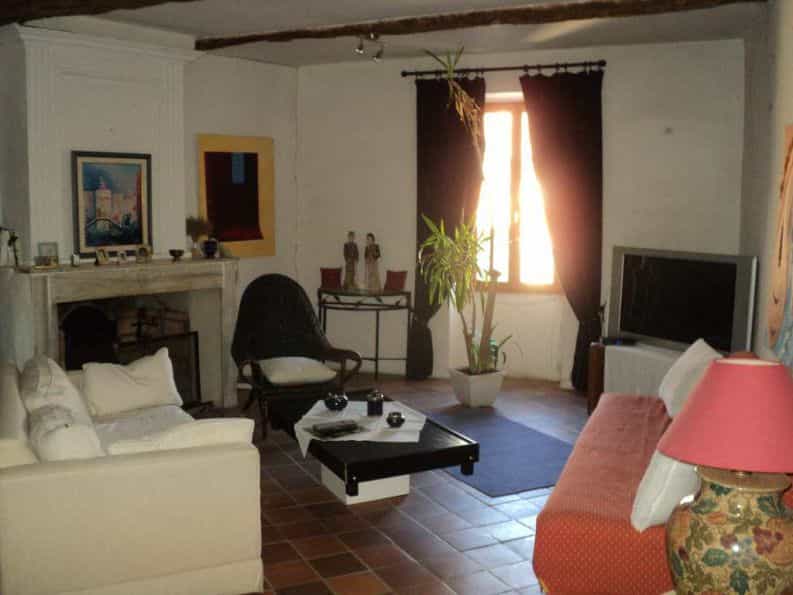 σπίτι σε Clermont-l'Herault, Languedoc-Roussillon 10098797