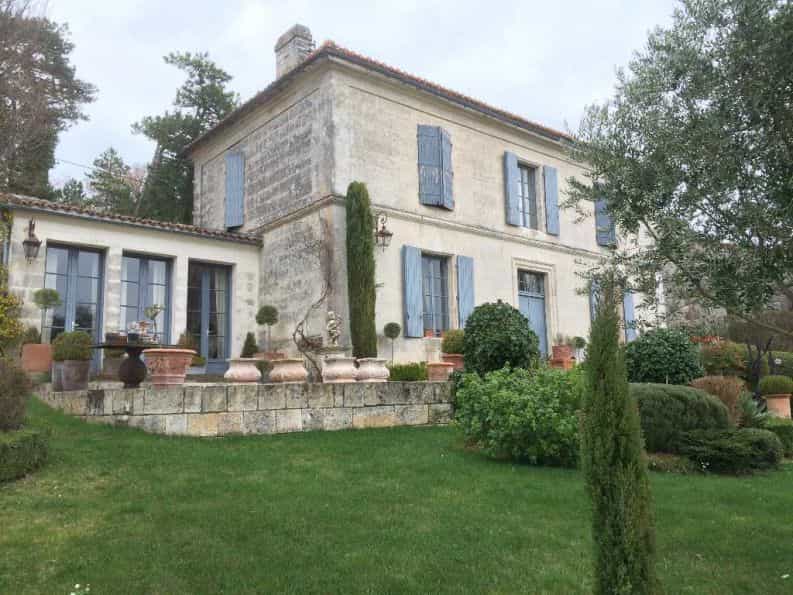 Hus i Puymoyen, Nouvelle-Aquitaine 10098801