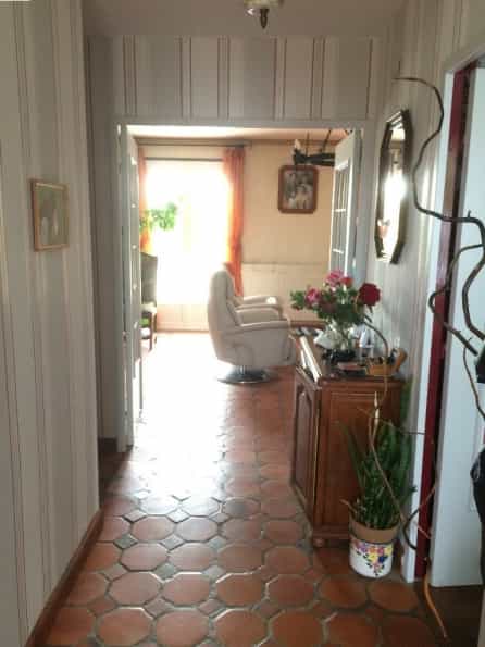 House in Angouleme, Nouvelle-Aquitaine 10098812
